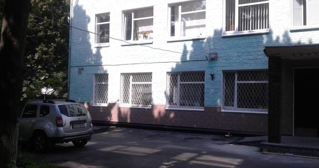 Будівля: Держгеокадастр в Чернігові
